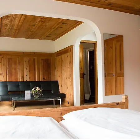 Restaurant Chesa Отель Флимс