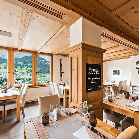 Restaurant Chesa Hotel 2*
