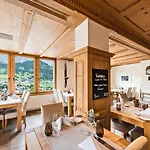 Restaurant Chesa Szálloda 2*