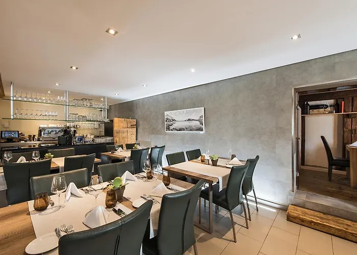 Restaurant Chesa Φιλμς